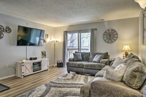 Cozy Condo with Pool about 3 Mi to Branson Strip and SDC!, Branson
